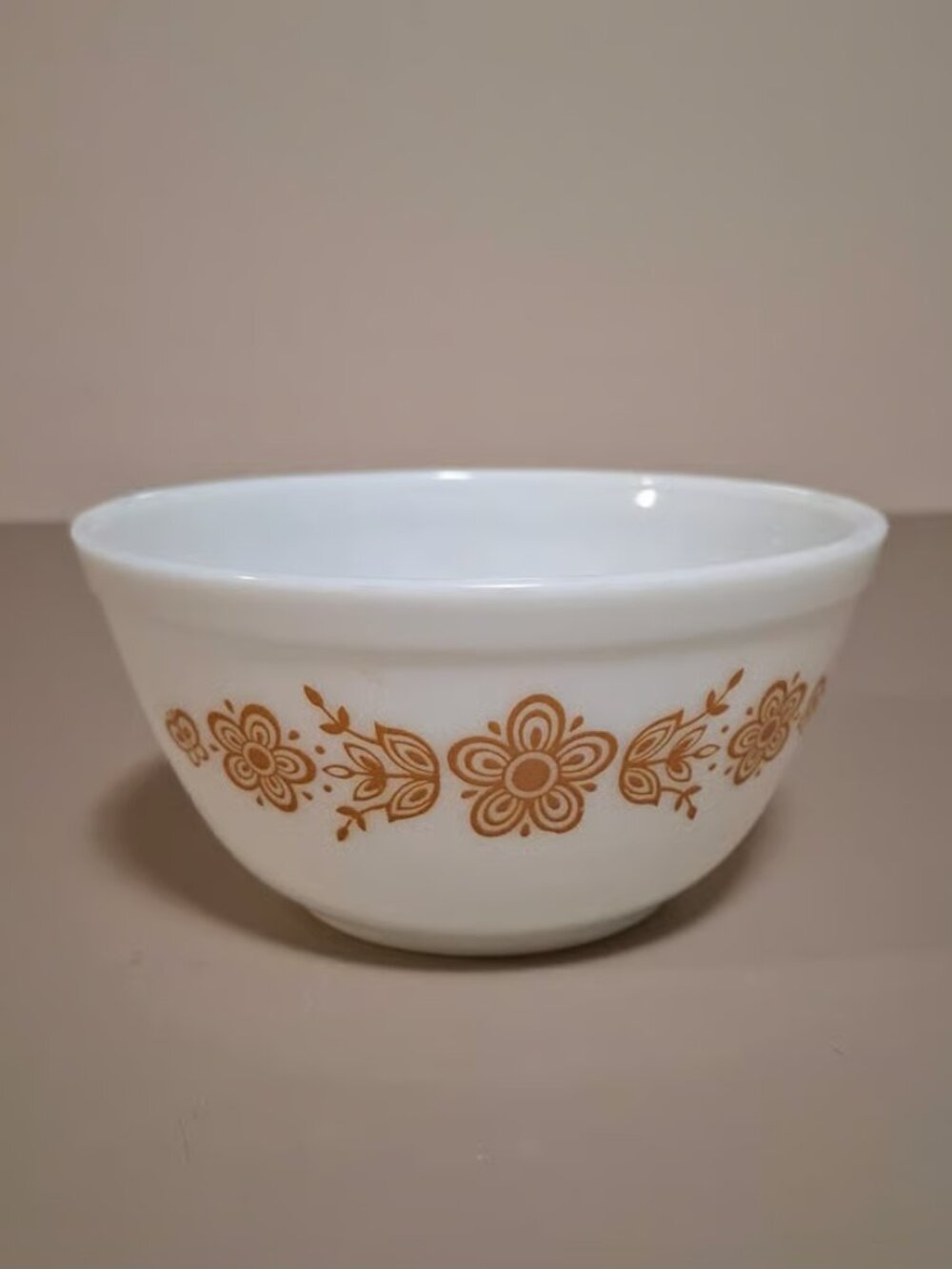 Pyrex Vintage Butterfly Gold 402 Mixing Serving Bowl 1 1/2 Quart White Bowl